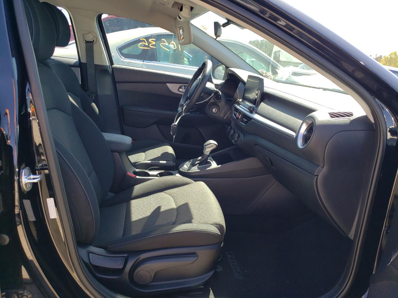 Photo 5 from auction – 2022 KIA FORTE FE with VIN 3KPF24AD1NE430857