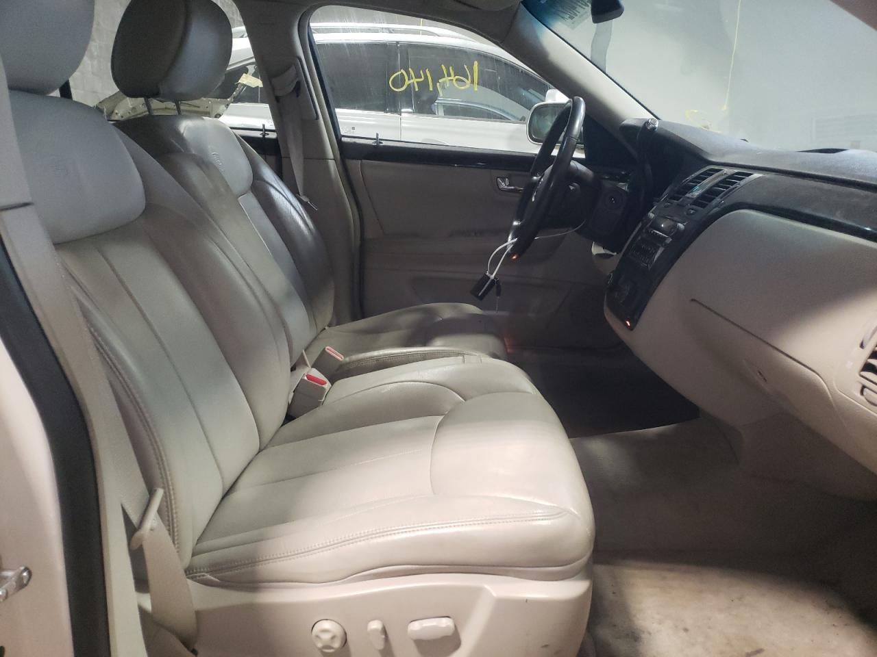 Photo 5 from auction – 2009 CADILLAC DTS with VIN 1G6KD57Y69U146496