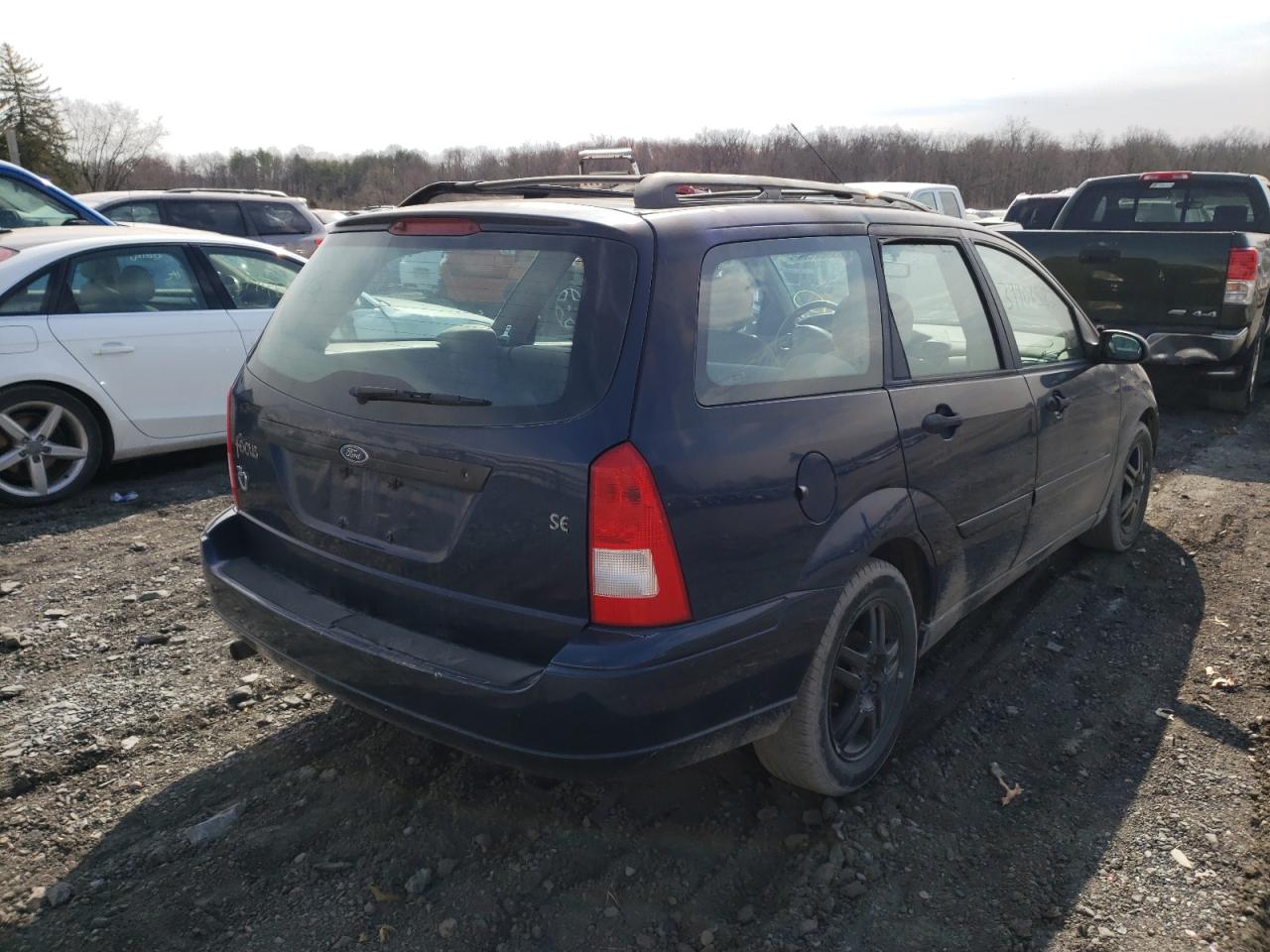 Photo 4 from auction – 2001 FORD FOCUS SE with VIN 1FAFP363X1W246129