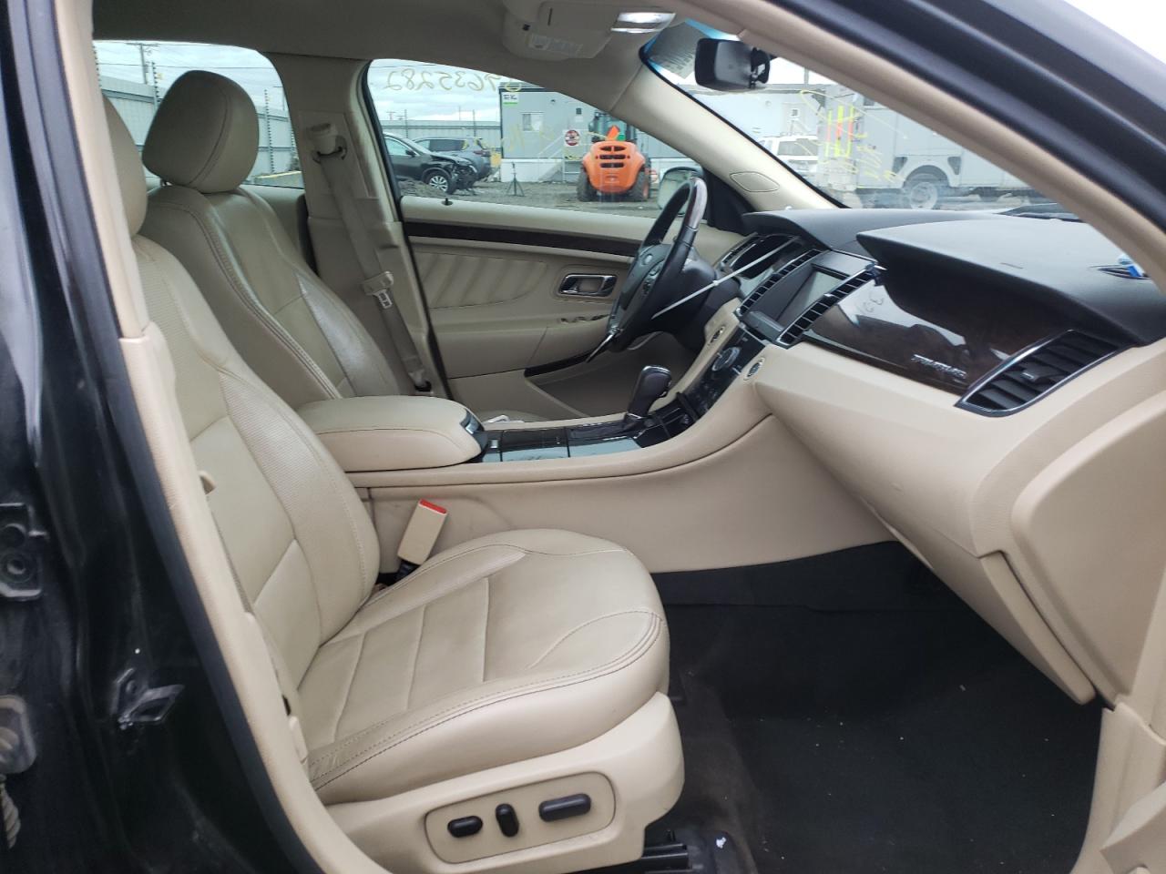 Photo 5 from auction – 2013 FORD TAURUS LIM with VIN 1FAHP2F83DG198583