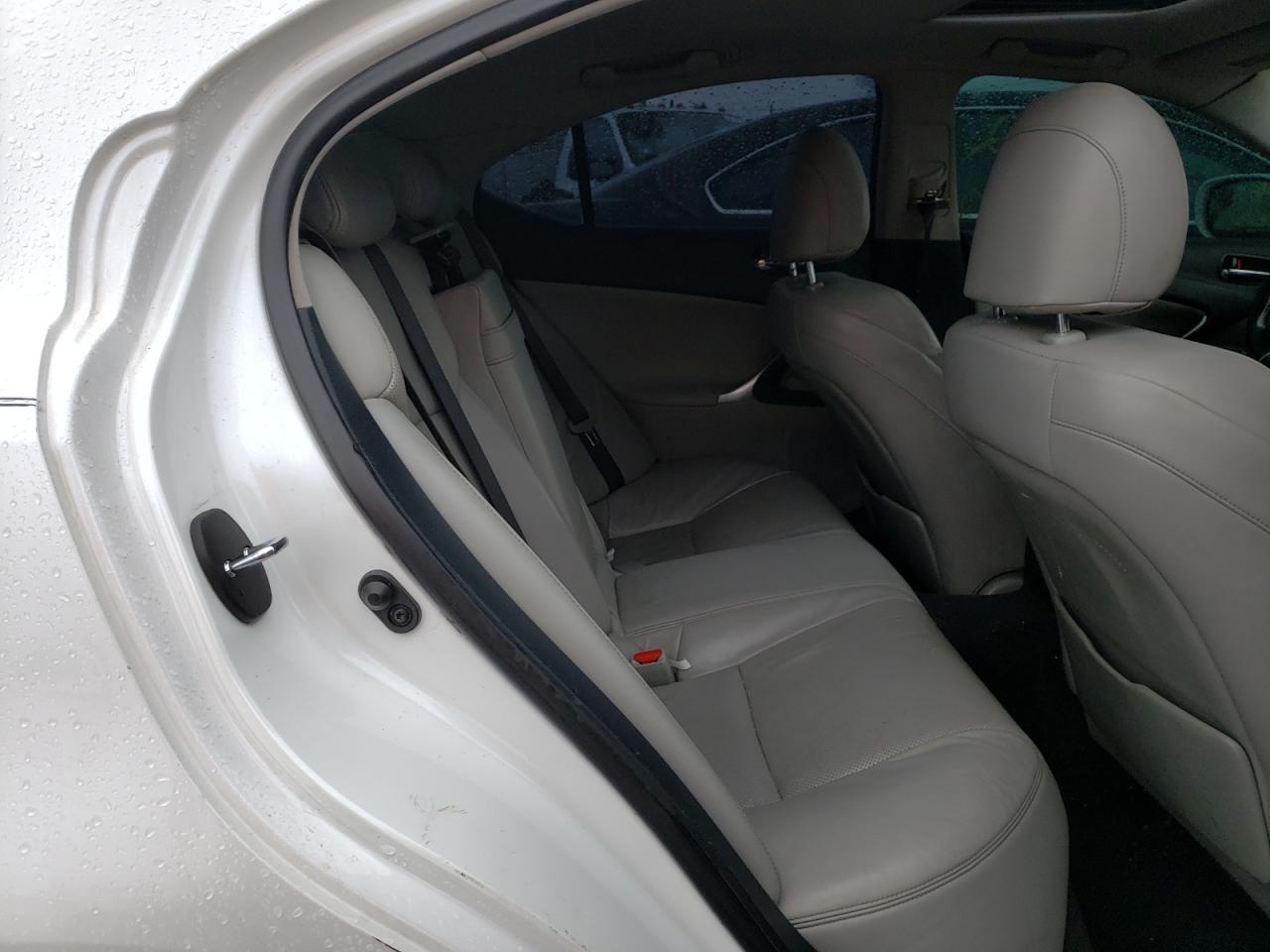 Photo 6 from auction – 2007 LEXUS IS 250 with VIN JTHCK262472014220