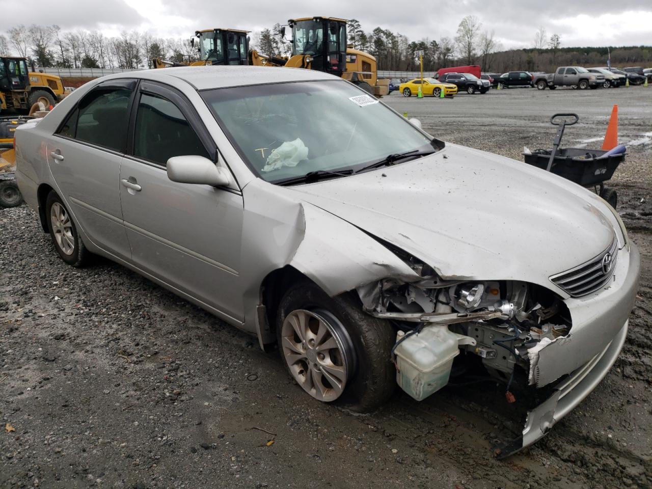 TOYOTA CAMRY LE 2005 with VIN 4T1BF32K45U100444 - Photo from auction