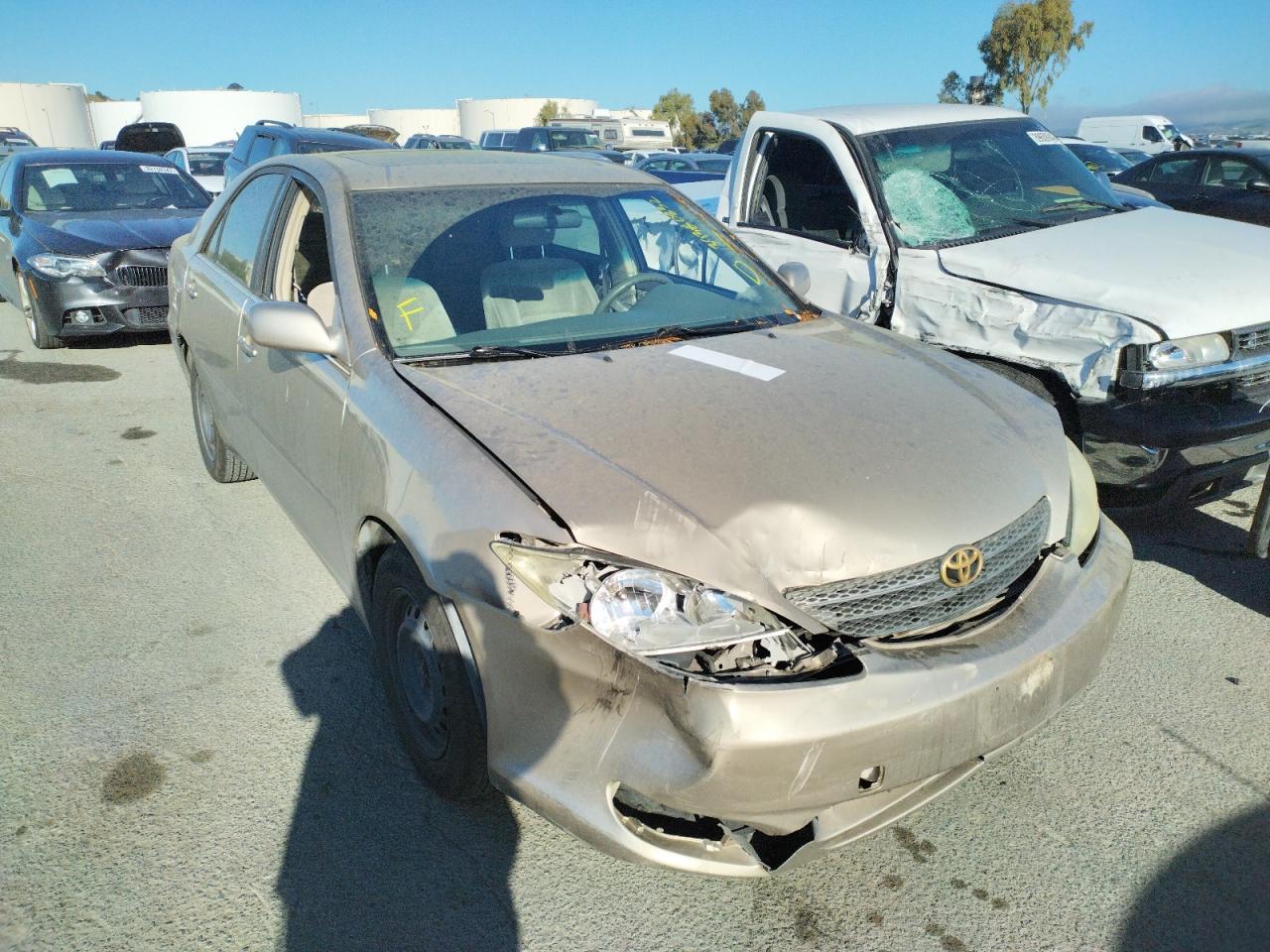 TOYOTA CAMRY LE 2002 with VIN JTDBE32K220101747 - Photo from auction