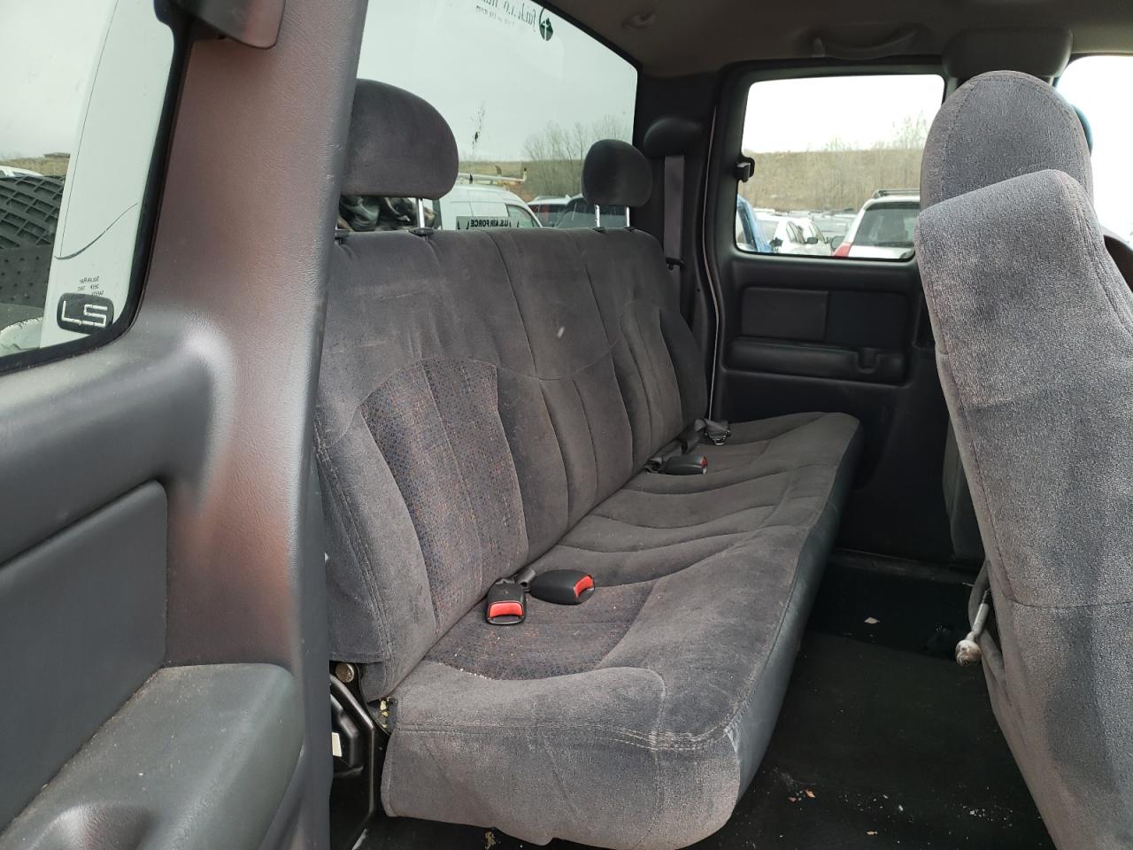 Photo 6 from auction – 2000 CHEVROLET SILVERADO with VIN 1GCGK29U2YE398000