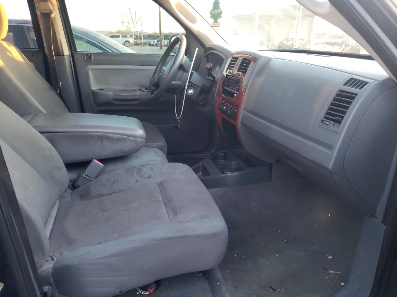 Photo 5 from auction – 2005 DODGE DAKOTA QUA with VIN 1D7HE48N45S304123