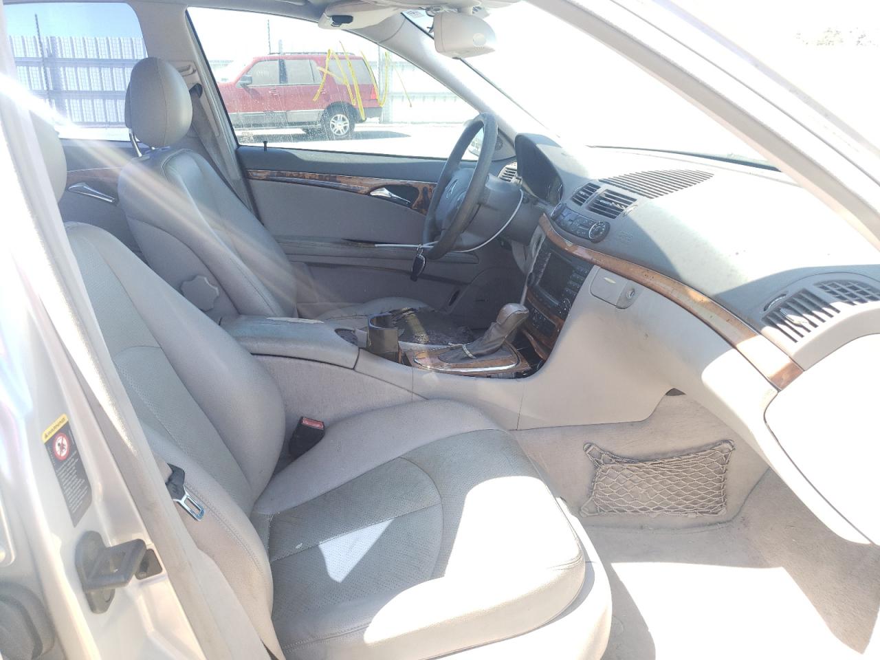 Photo 5 from auction – 2004 MERCEDES-BENZ E 320 with VIN WDBUF65J44A503355