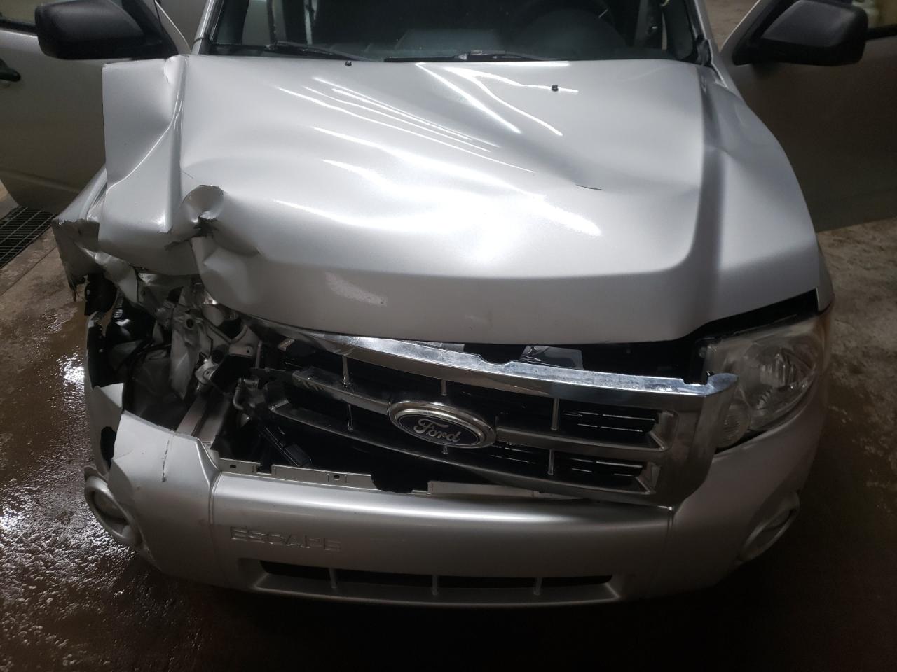 Photo 7 from auction – 2010 FORD ESCAPE XLT with VIN 1FMCU0D72AKA87197