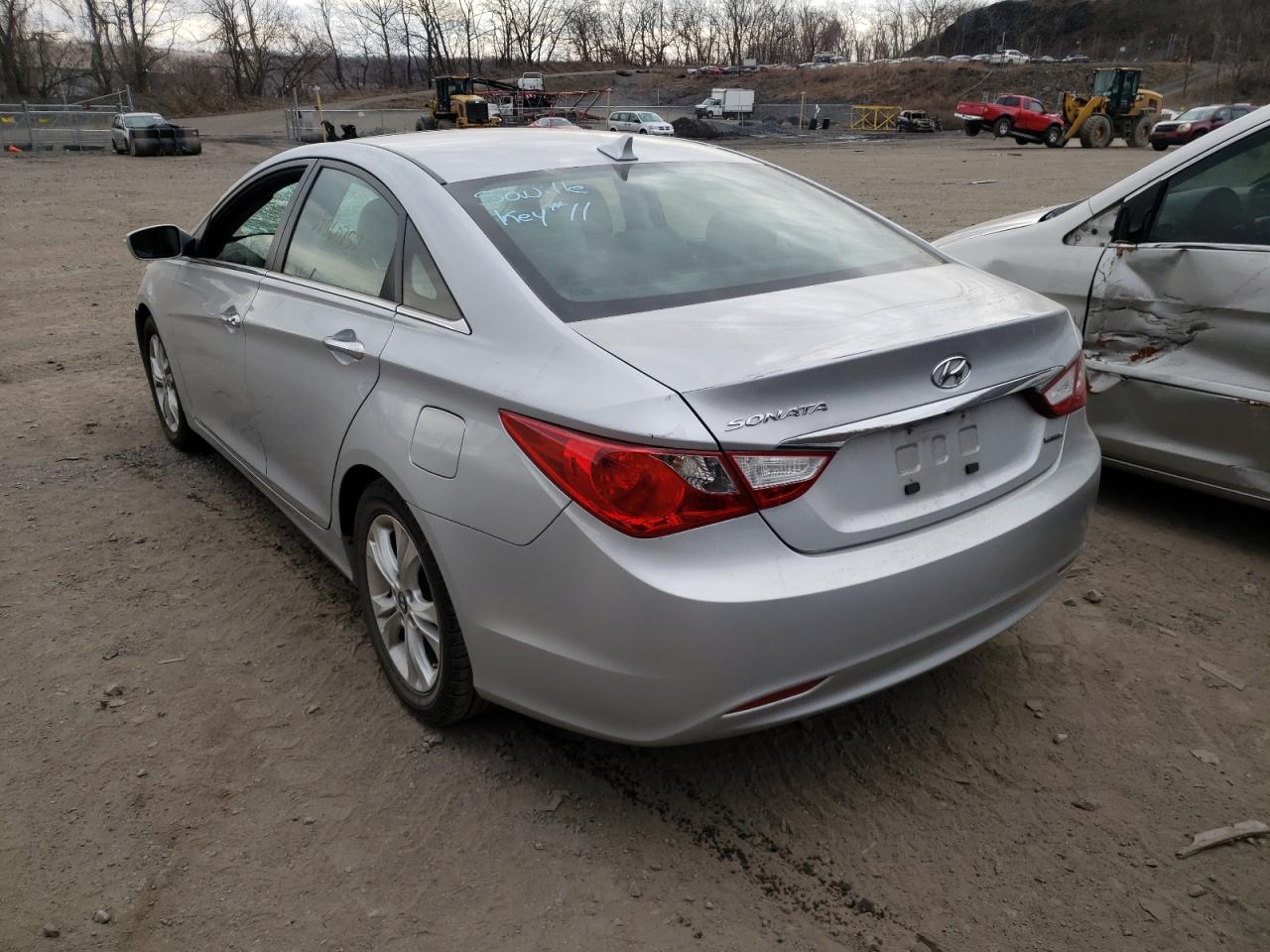 Photo 3 from auction – 2011 HYUNDAI SONATA SE with VIN 5NPEC4AC3BH259570