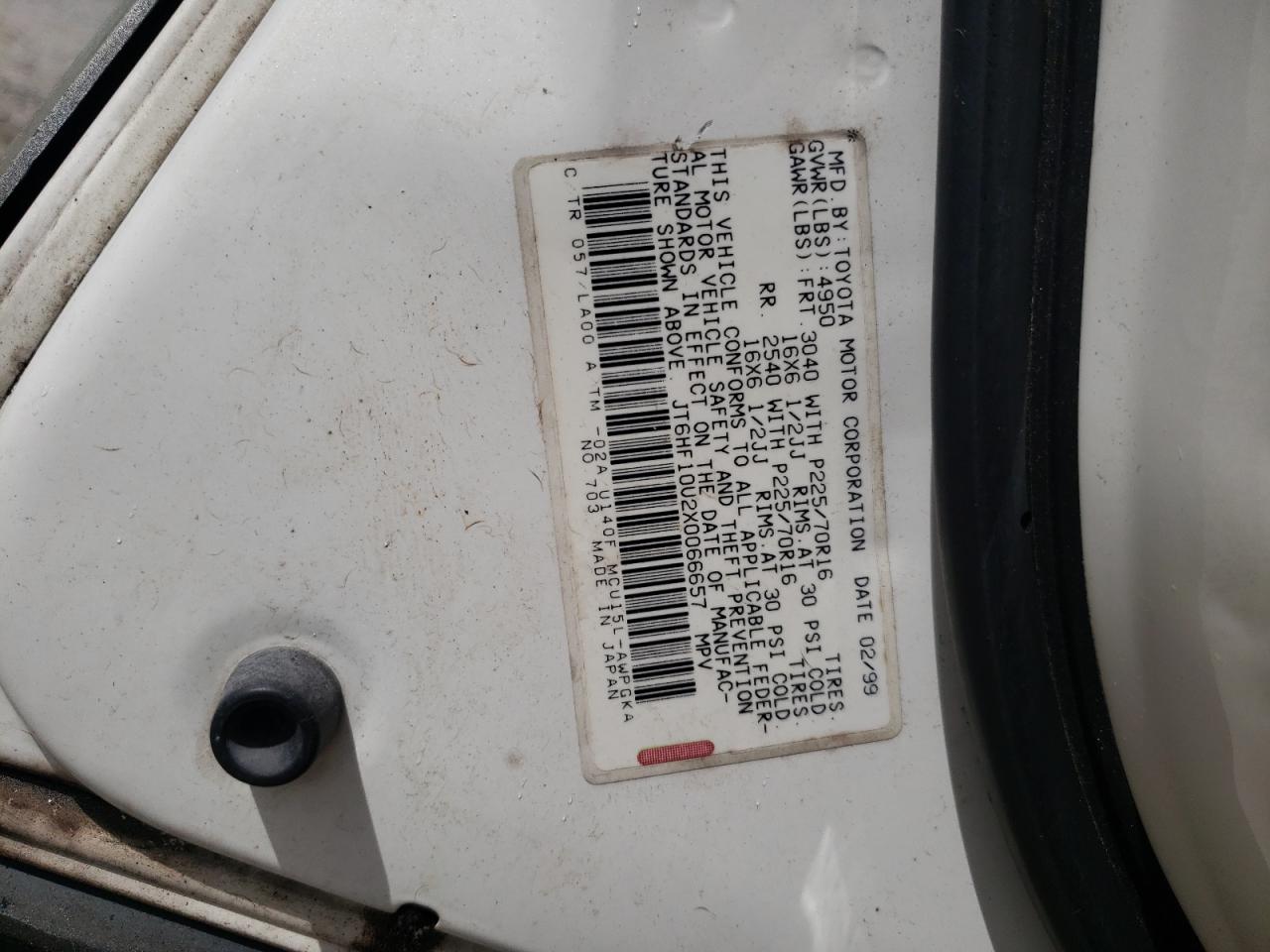 Photo 10 from auction – 1999 LEXUS RX 300 with VIN JT6HF10U2X0066657