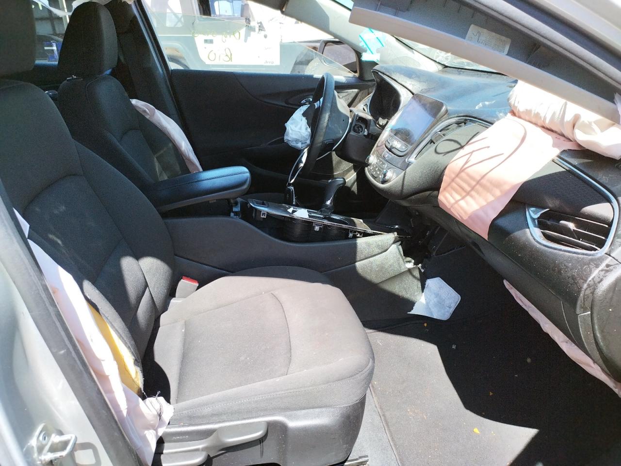 Photo 5 from auction – 2019 CHEVROLET MALIBU LT with VIN 1G1ZD5ST9KF152187