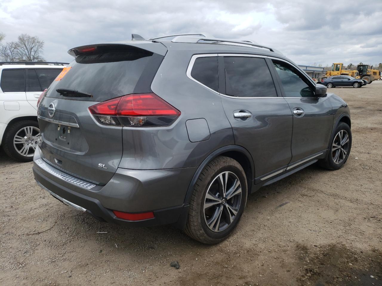 Photo 4 from auction – 2017 NISSAN ROGUE S with VIN 5N1AT2MT9HC850016
