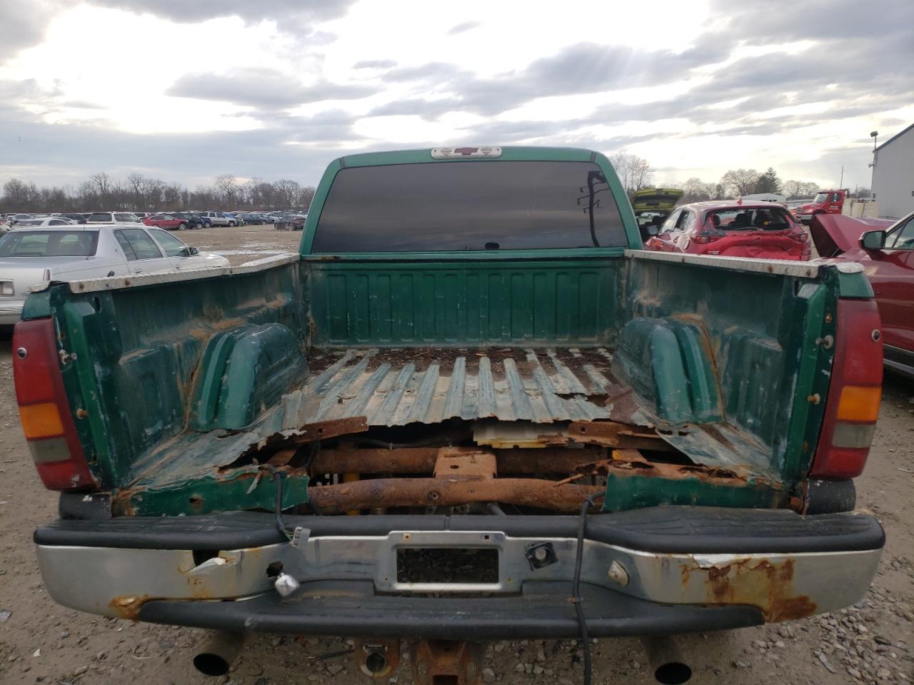 Photo 6 from auction – 2000 CHEVROLET SILVERADO with VIN 2GCEK19T8Y1150666