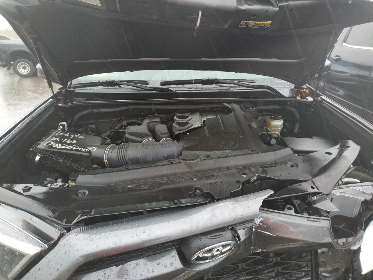 Photo 7 from auction – 2018 TOYOTA 4RUNNER SR with VIN JTEZU5JR6J5178100