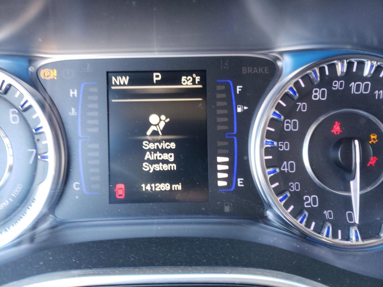 Photo 8 from auction – 2016 CHRYSLER 200 LIMITE with VIN 1C3CCCAB3GN115716