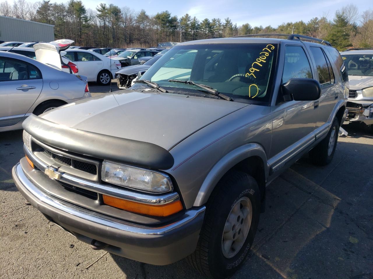 Photo 2 from auction – 2000 CHEVROLET BLAZER with VIN 1GNDT13W3Y2386466