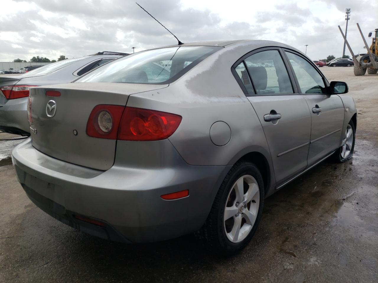Photo 4 from auction – 2005 MAZDA 3 I with VIN JM1BK12F551339221