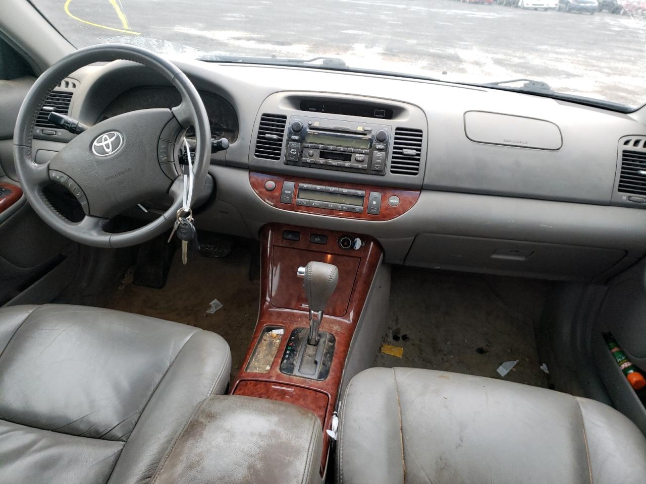 Photo 9 from auction – 2005 TOYOTA CAMRY LE with VIN 4T1BF30K95U089931