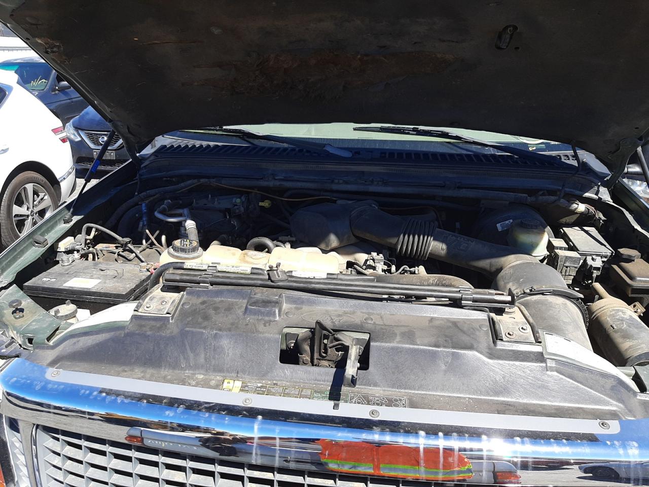 Photo 7 from auction – 2000 FORD EXCURSION with VIN 1FMNU43SXYEB85778