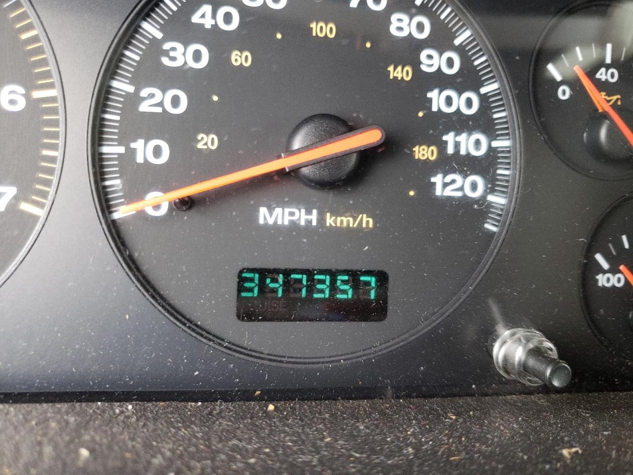 Photo 8 from auction – 2000 JEEP CHEROKEE with VIN 1J4GW58S1YC267992