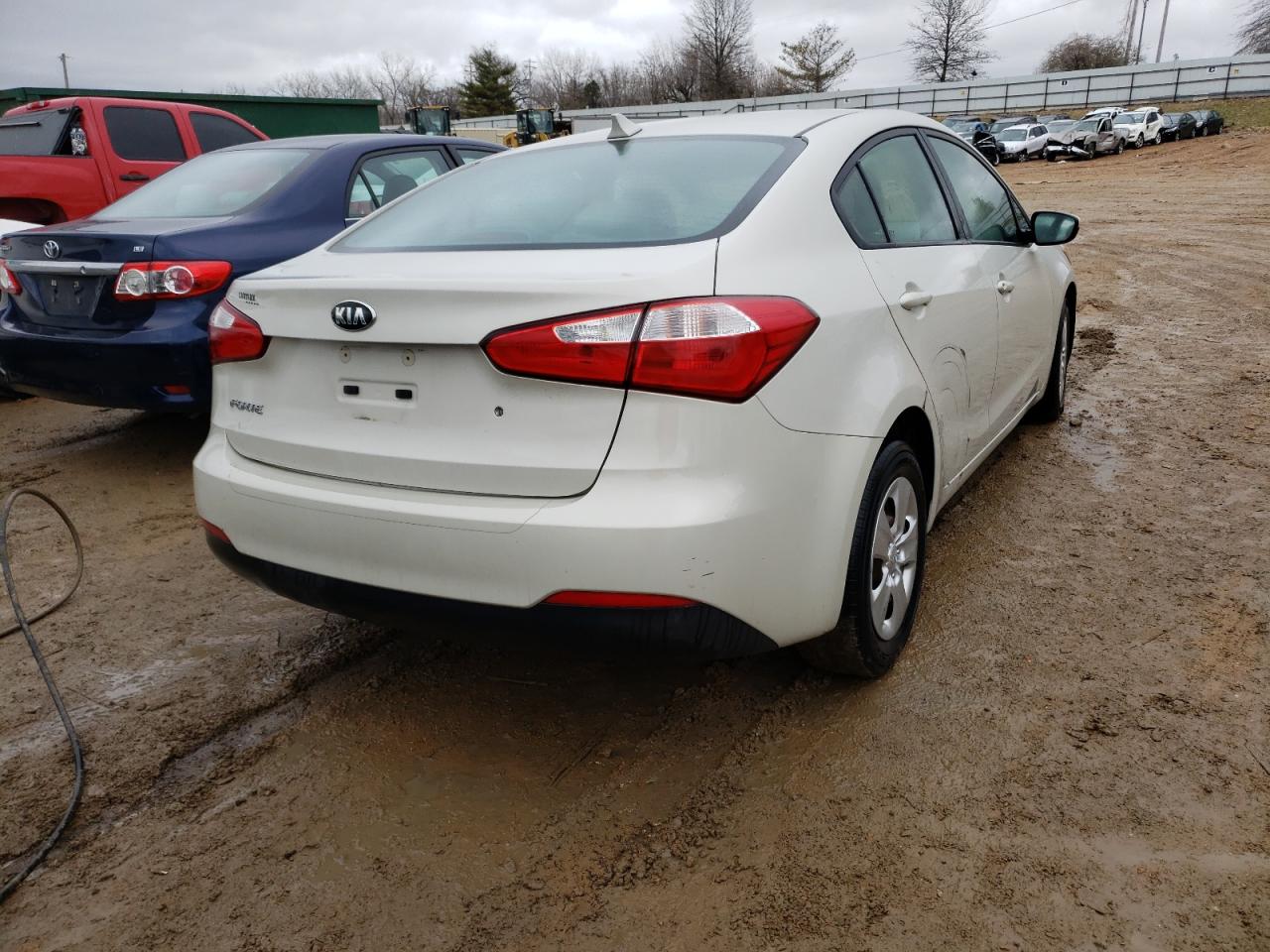 Photo 4 from auction – 2015 KIA FORTE LX with VIN KNAFK4A64F5400604