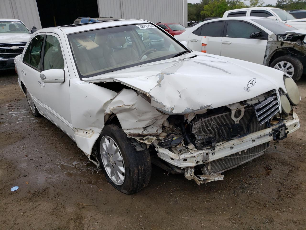 Photo 1 from auction – 2000 MERCEDES-BENZ E 320 4MAT with VIN WDBJF82J5YX041068