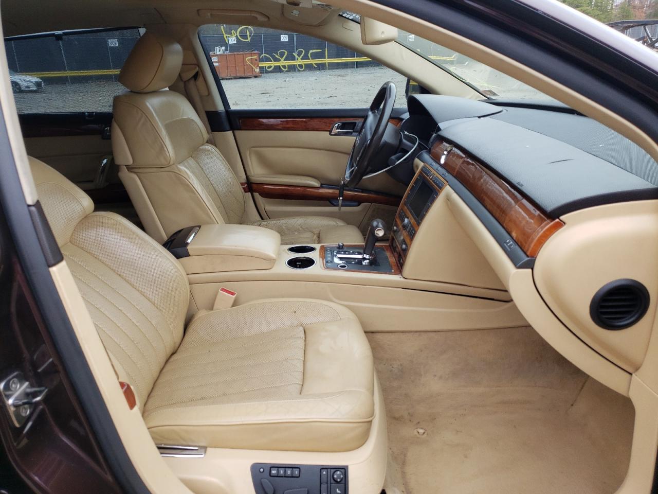 Photo 5 from auction – 2004 VOLKSWAGEN PHAETON 4. with VIN WVWAF63D548009773
