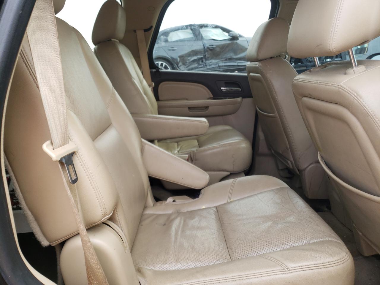 Photo 6 from auction – 2012 GMC YUKON DENA with VIN 1GKS2EEF7CR230555