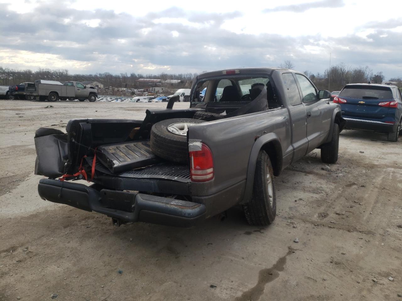 Photo 4 from auction – 2002 DODGE DAKOTA SPO with VIN 1B7GG32X02S695996