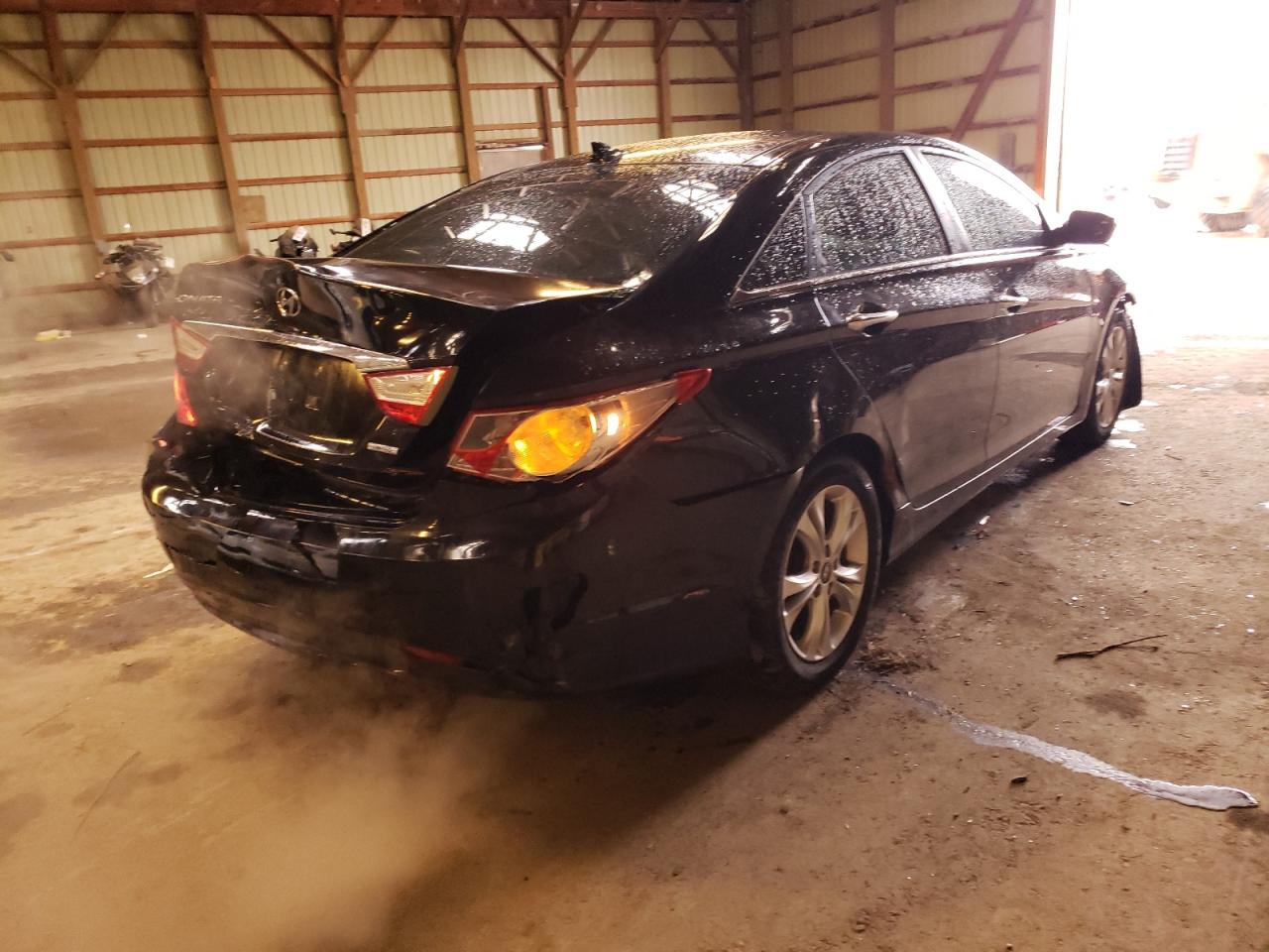 Photo 4 from auction – 2012 HYUNDAI SONATA SE with VIN 5NPEC4AC3CH359654