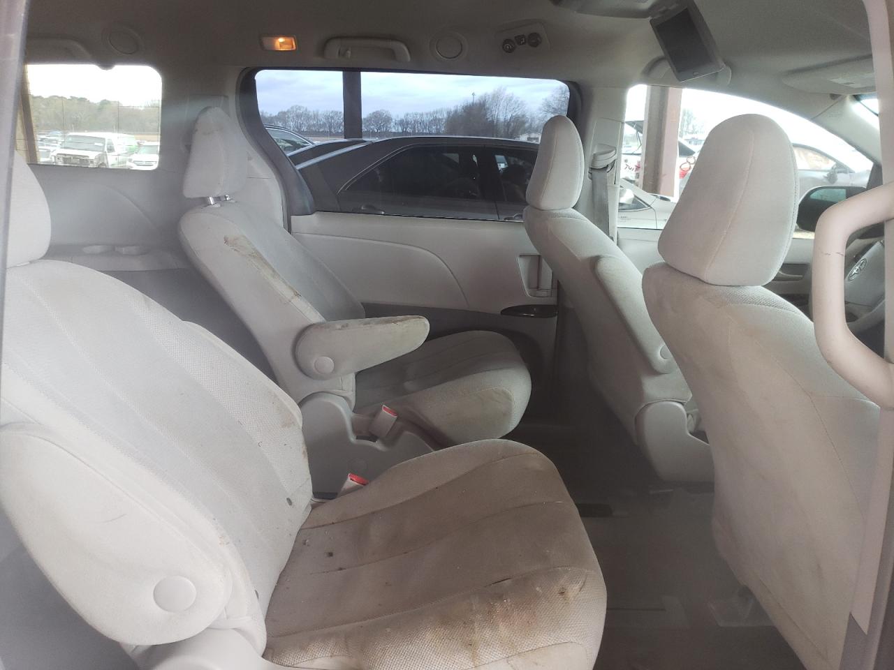 Zdjęcie 6 z aukcji – 2012 TOYOTA SIENNA z VIN 5TDZK3DC8CS231270