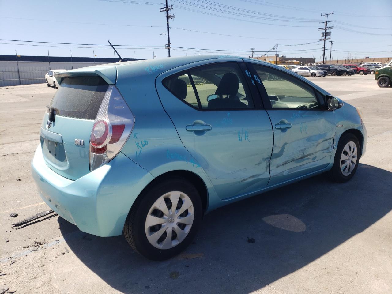 Photo 4 from auction – 2012 TOYOTA PRIUS C with VIN JTDKDTB32C1007830