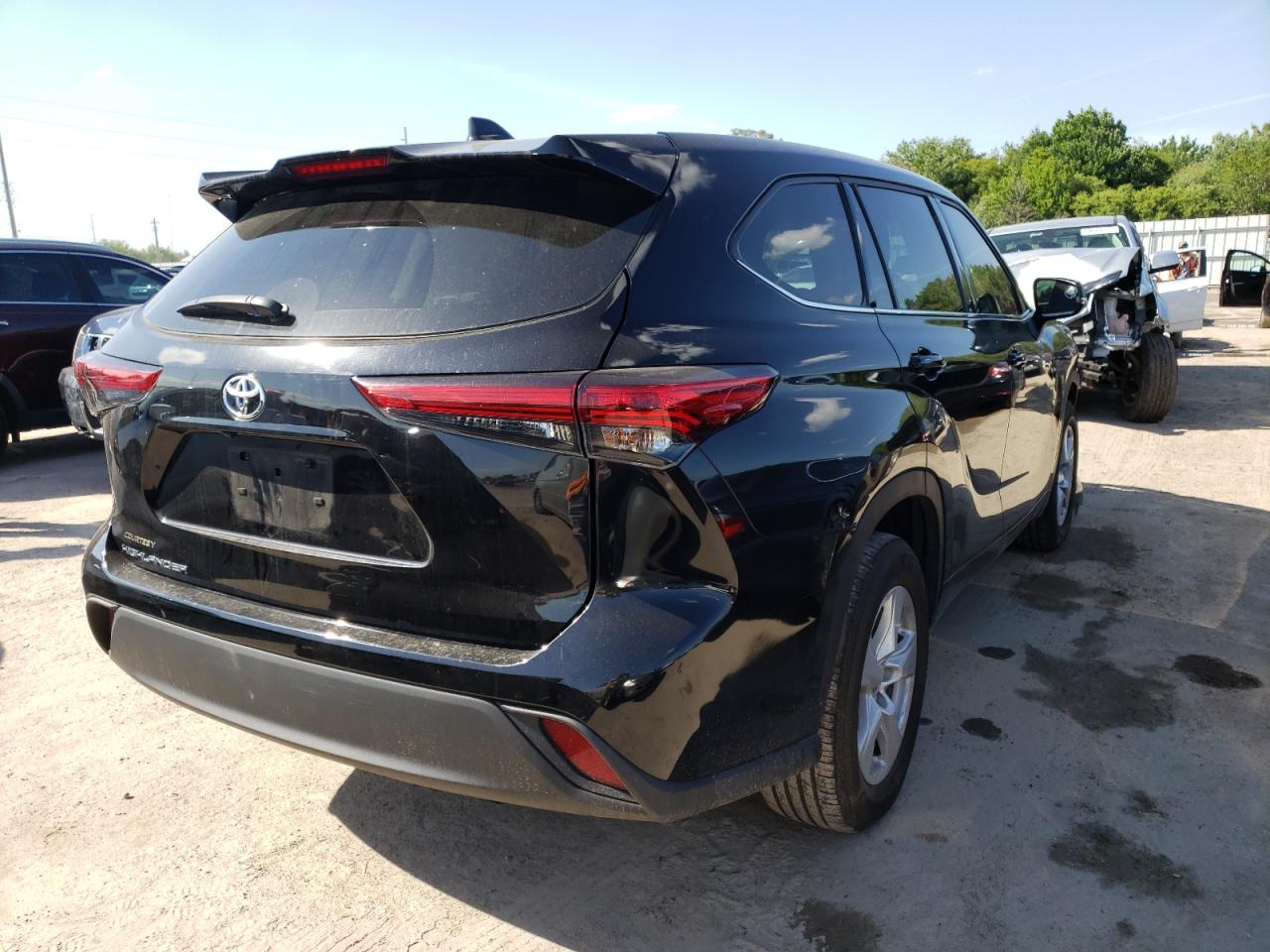 Photo 4 from auction – 2020 TOYOTA HIGHLANDER with VIN 5TDCZRAH8LS508181