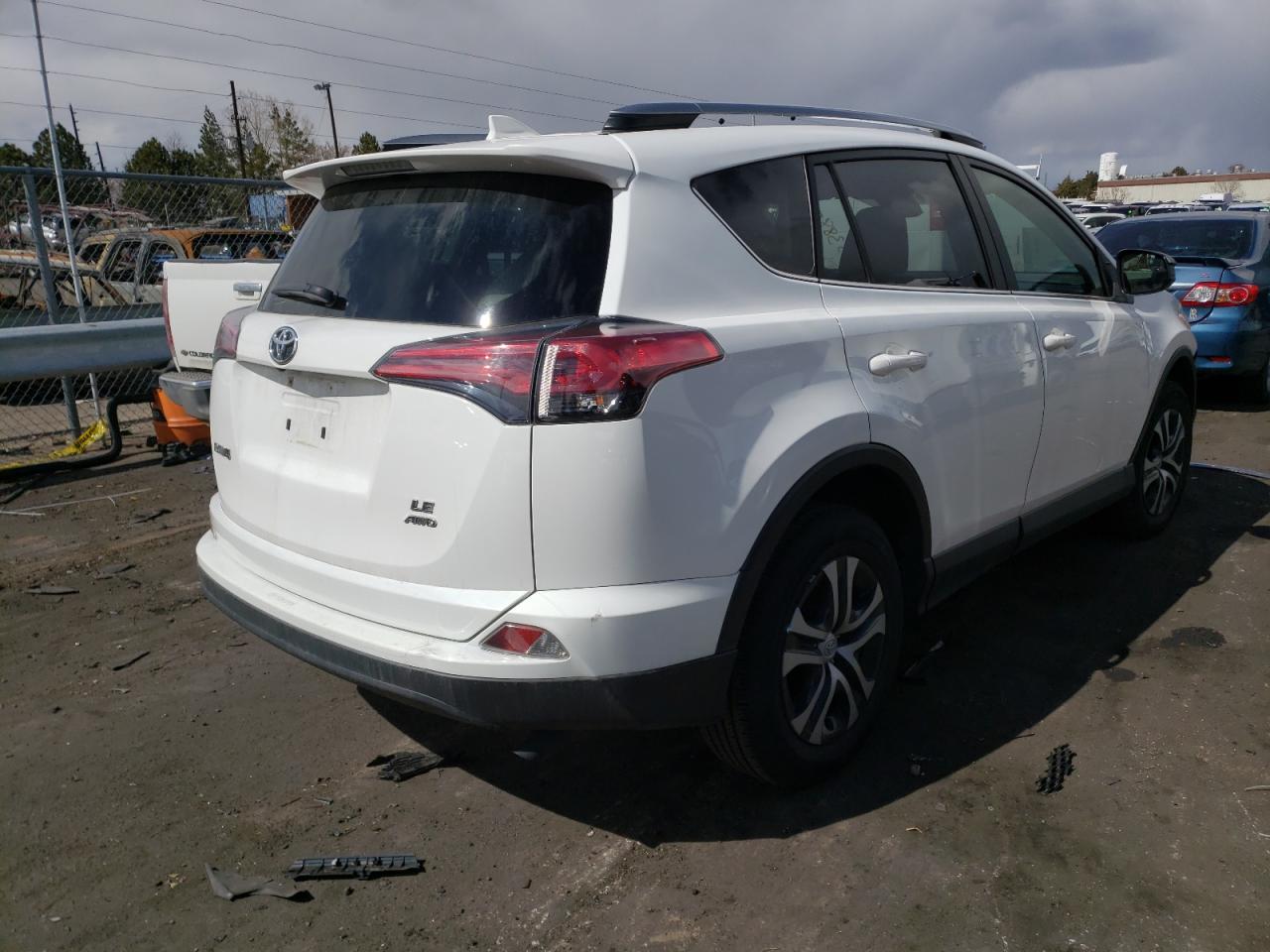 Photo 4 from auction – 2017 TOYOTA RAV4 LE with VIN JTMBFREVXHD210240