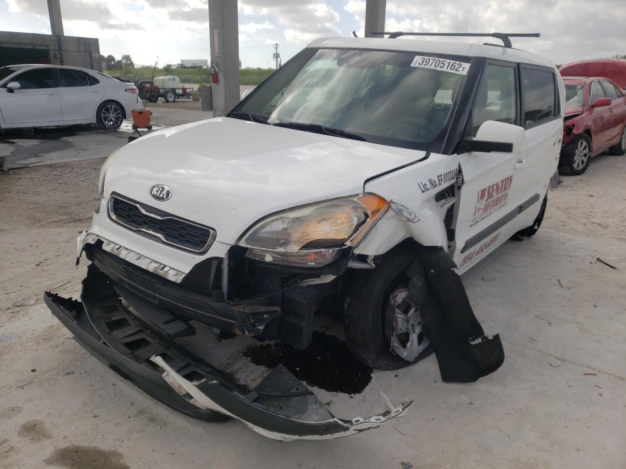 Photo 2 from auction – 2013 KIA SOUL with VIN KNDJT2A54D7774394