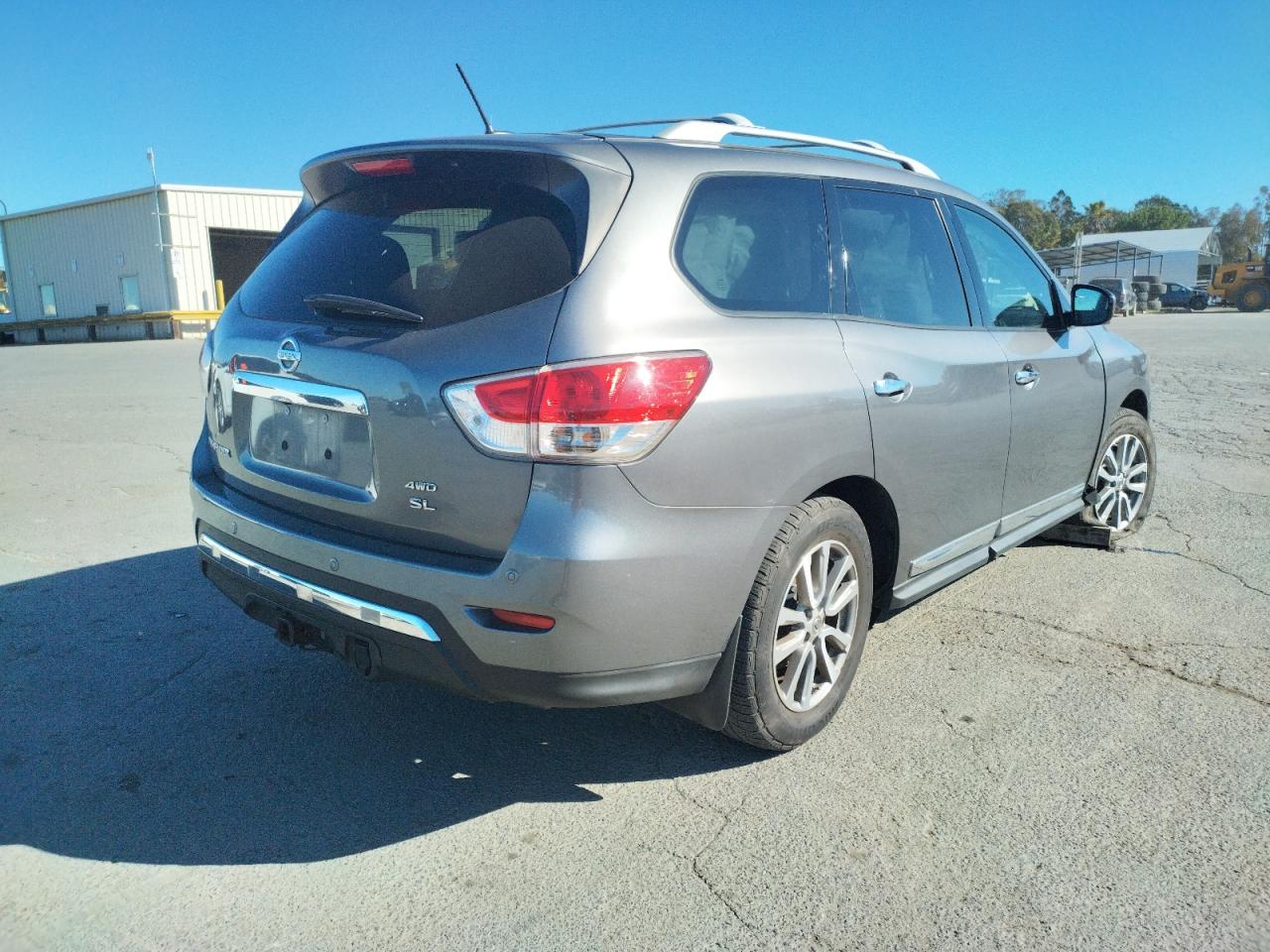 Photo 4 from auction – 2015 NISSAN PATHFINDER with VIN 5N1AR2MM7FC601721