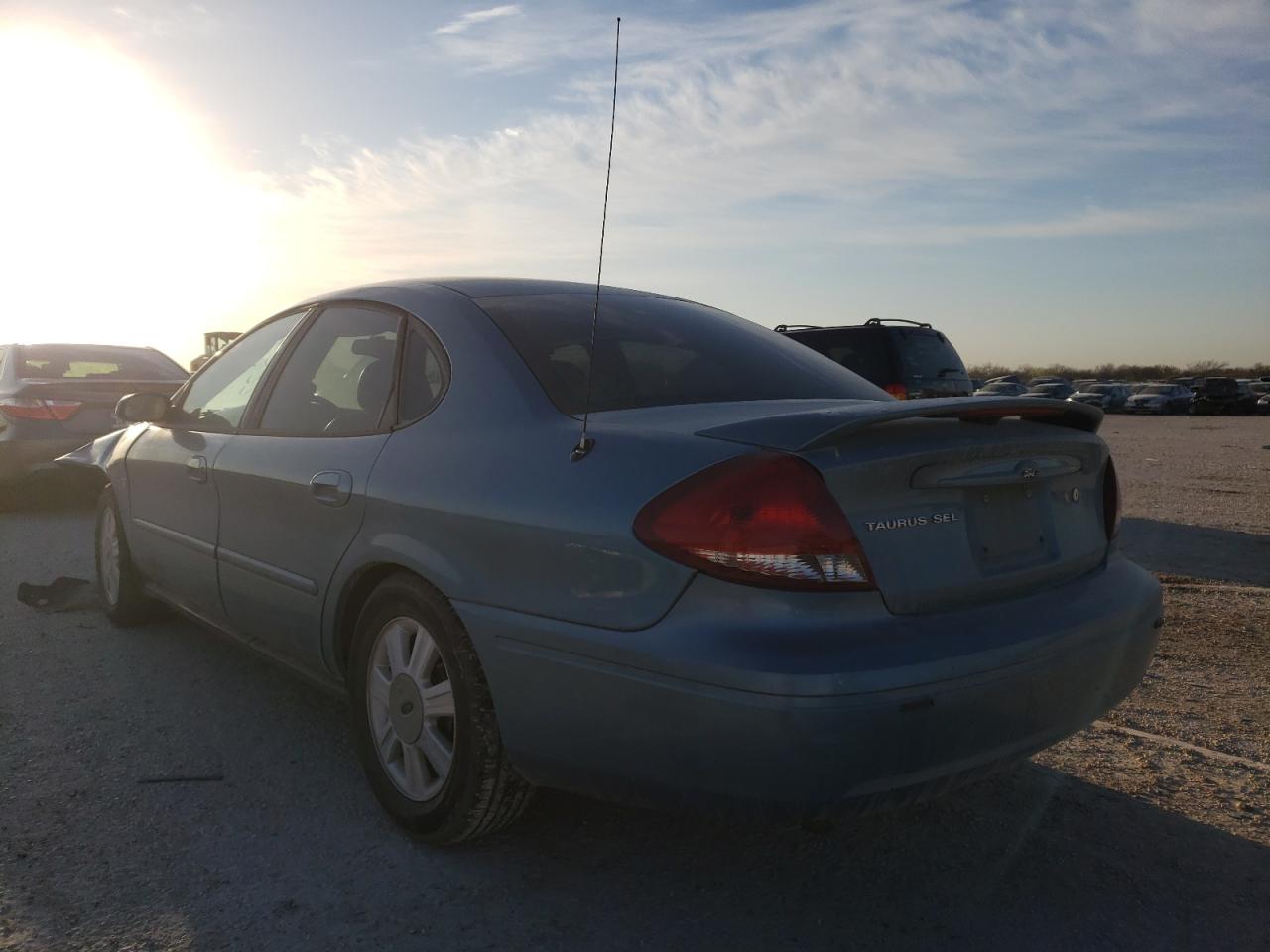 Photo 3 from auction – 2005 FORD TAURUS SEL with VIN 1FAFP56S15A148211
