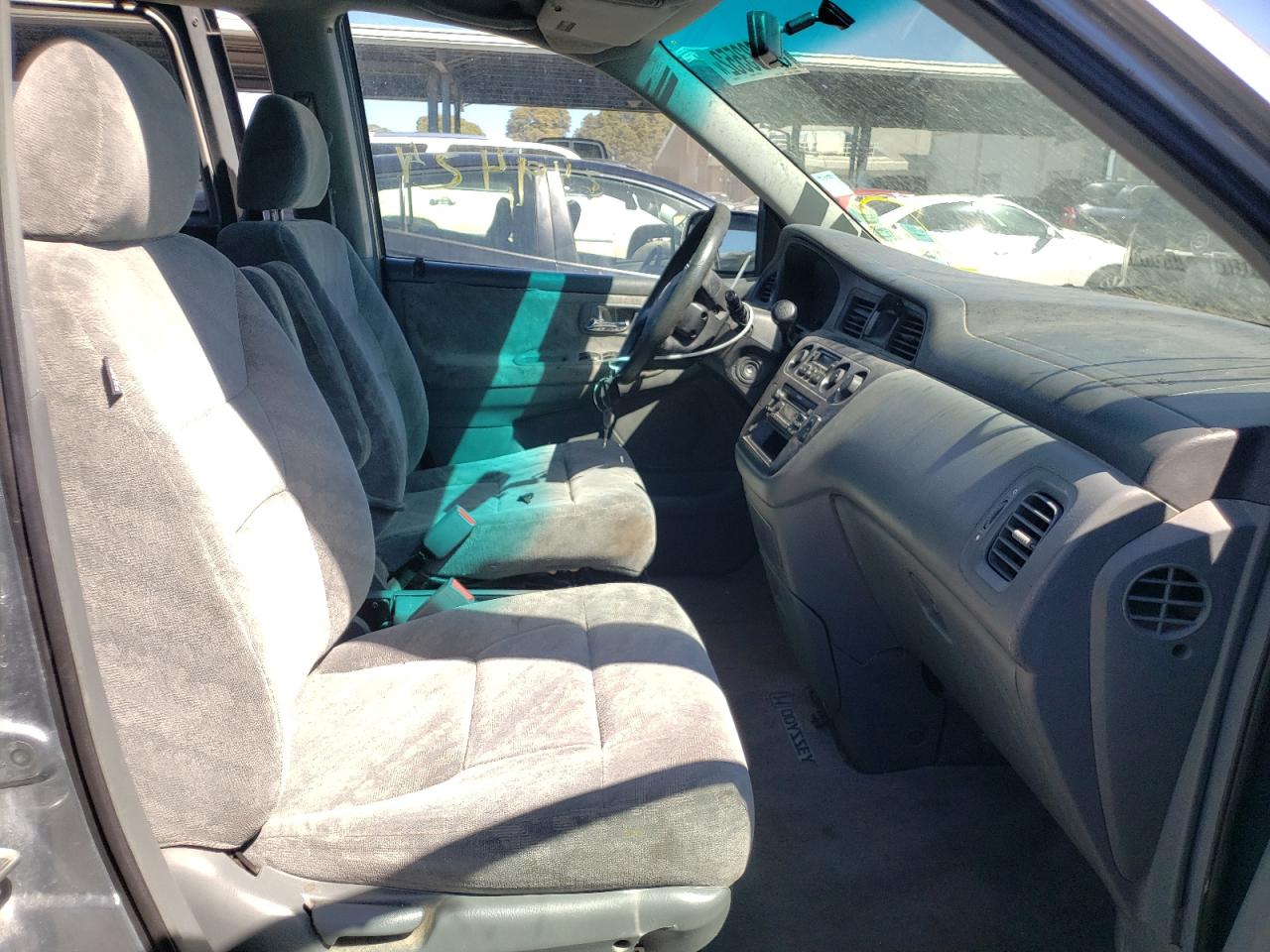 Photo 5 from auction – 2002 HONDA ODYSSEY EX with VIN 5FNRL18632B043040