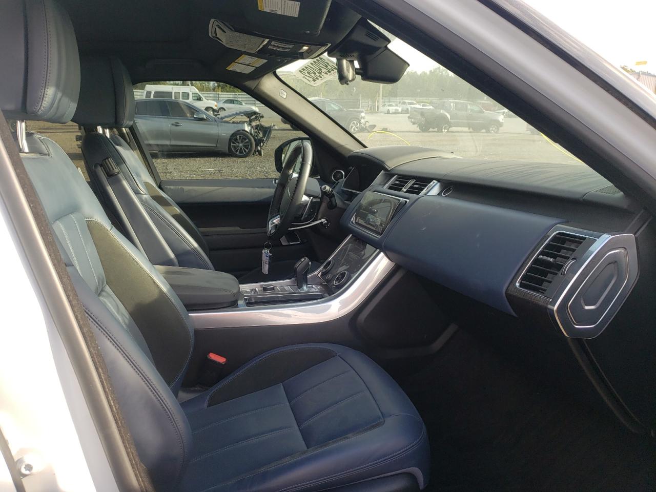 Photo 5 from auction – 2019 LAND ROVER RANGE ROVE with VIN SALWR2RE2KA853452