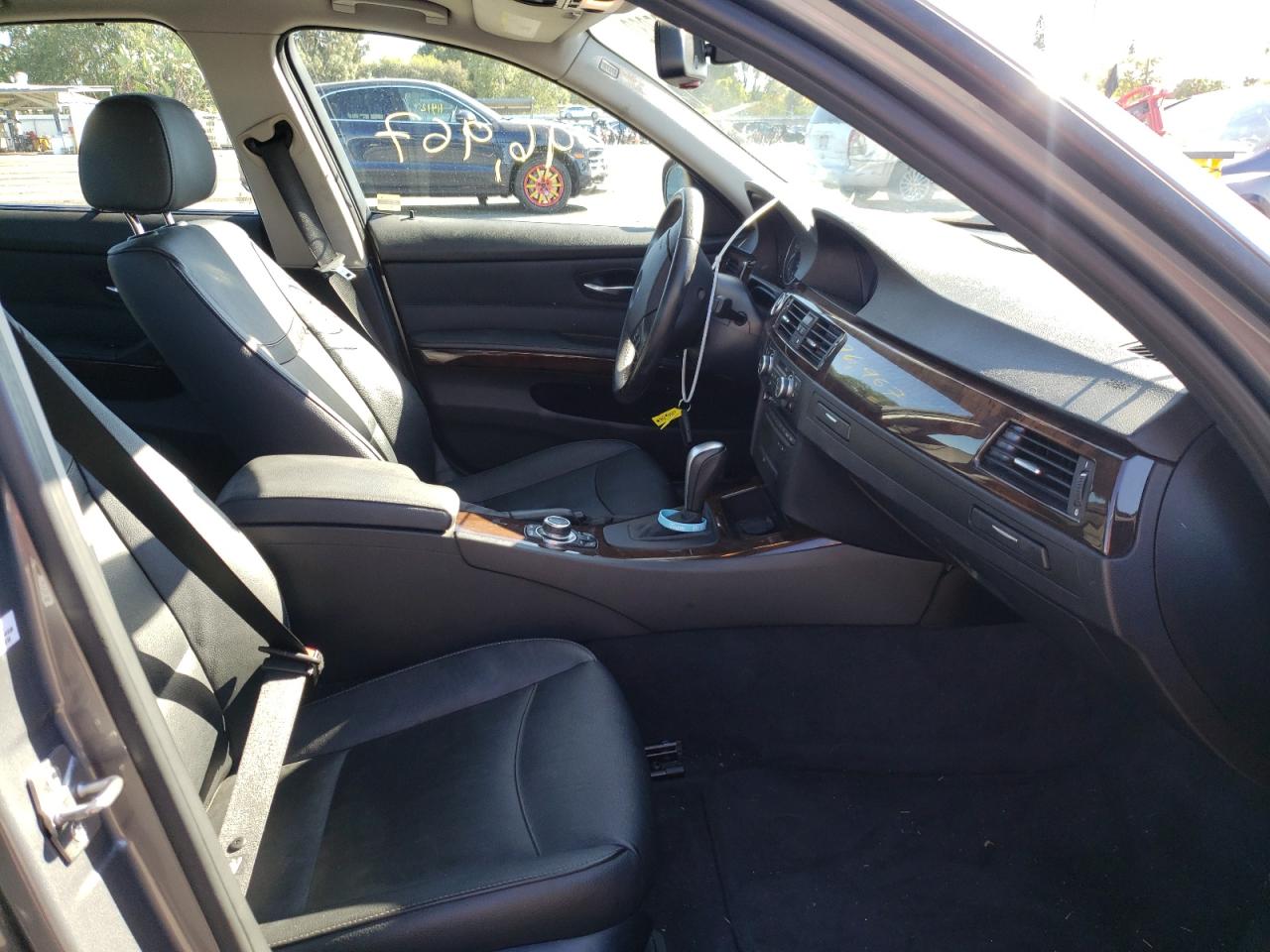 Photo 5 from auction – 2011 BMW 328 I with VIN WBAPH7G55BNN05360