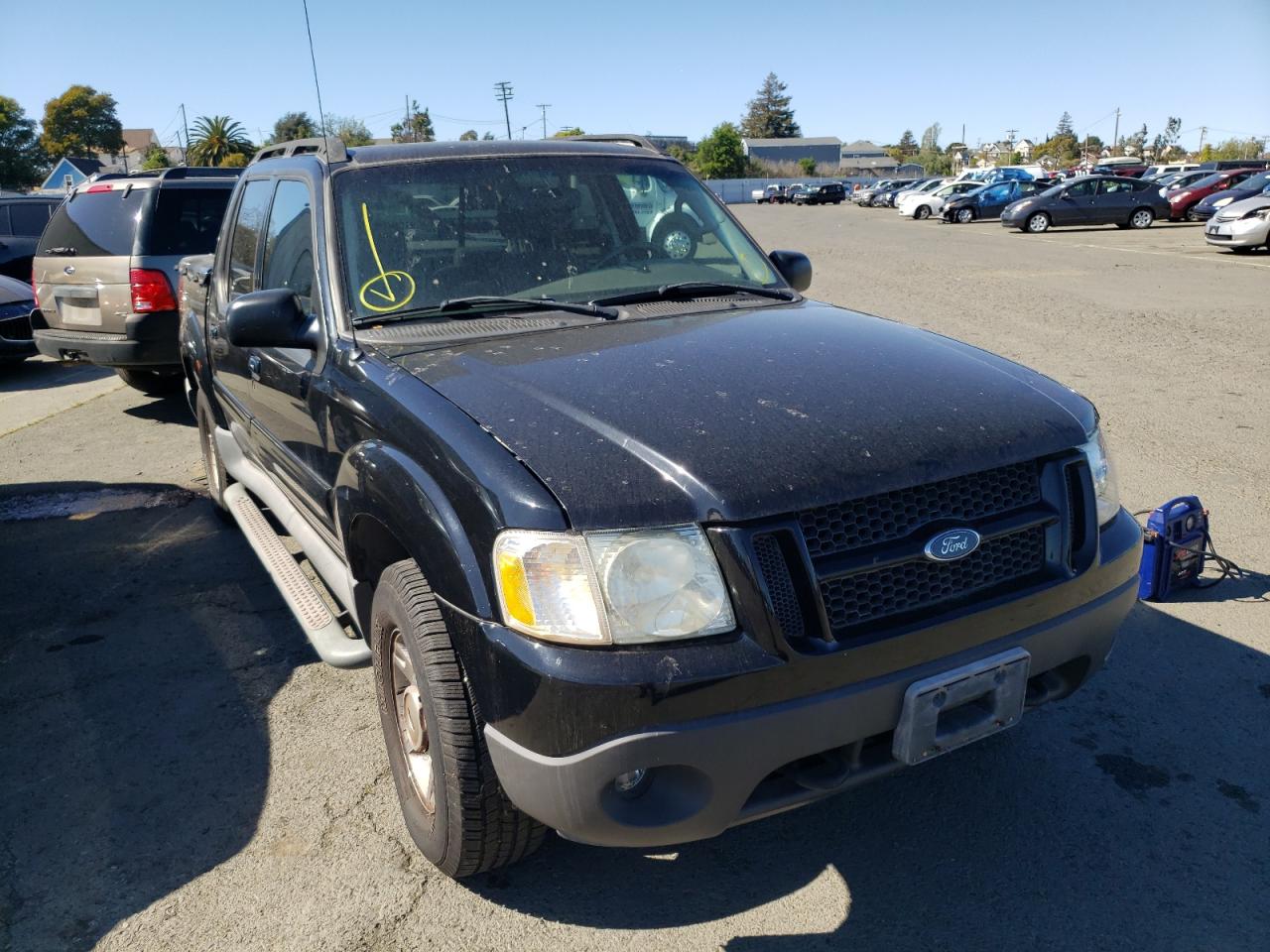 FORD EXPLORER 2004 with VIN 1FMDU77K64UA76192 - Photo from auction