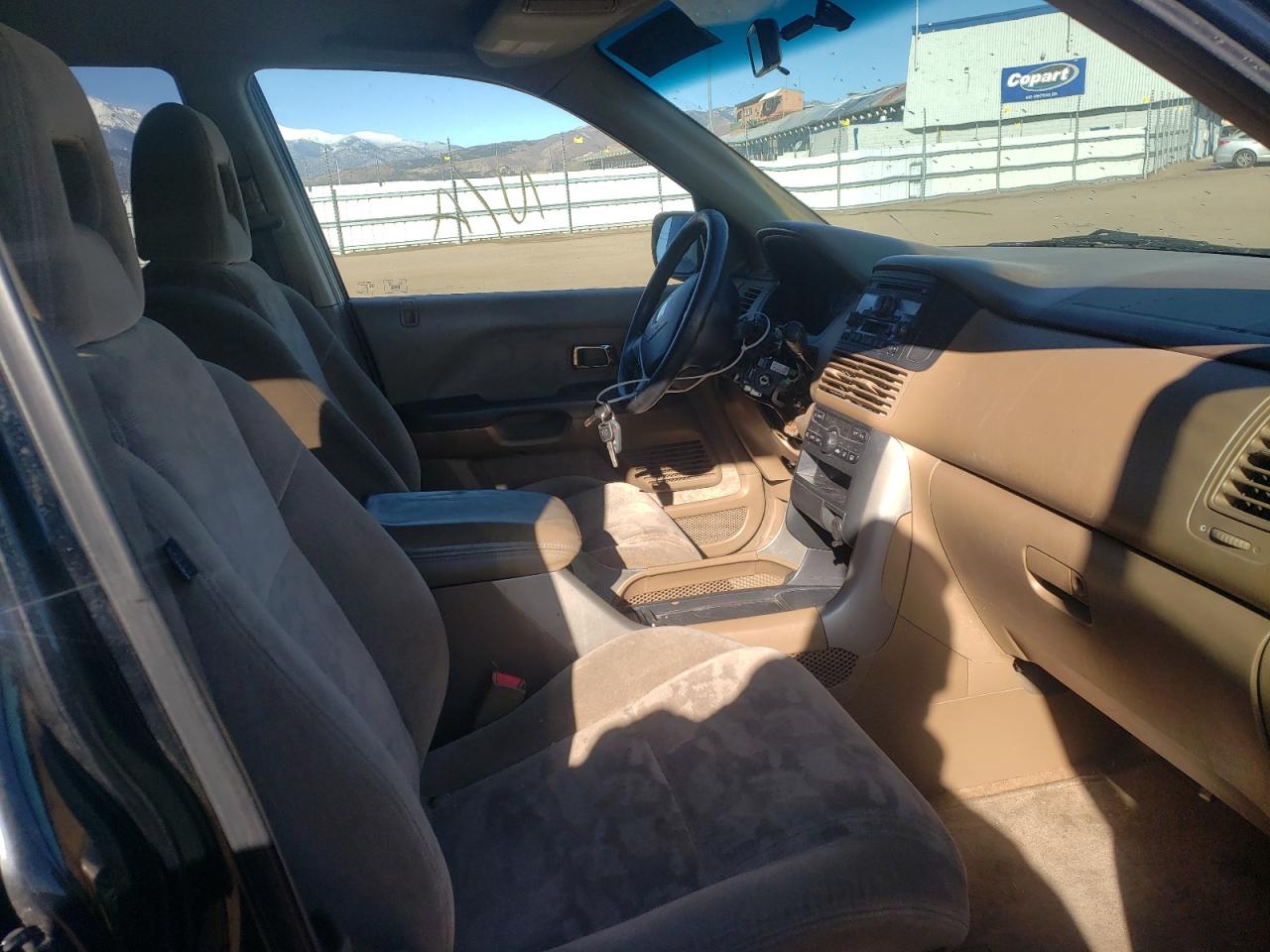 Photo 5 from auction – 2004 HONDA PILOT EX with VIN 5FNYF18404B008010