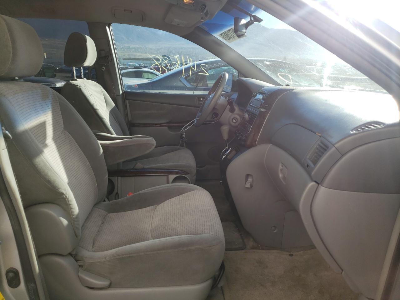 Photo 5 from auction – 2006 TOYOTA SIENNA CE with VIN 5TDZA23C86S520751