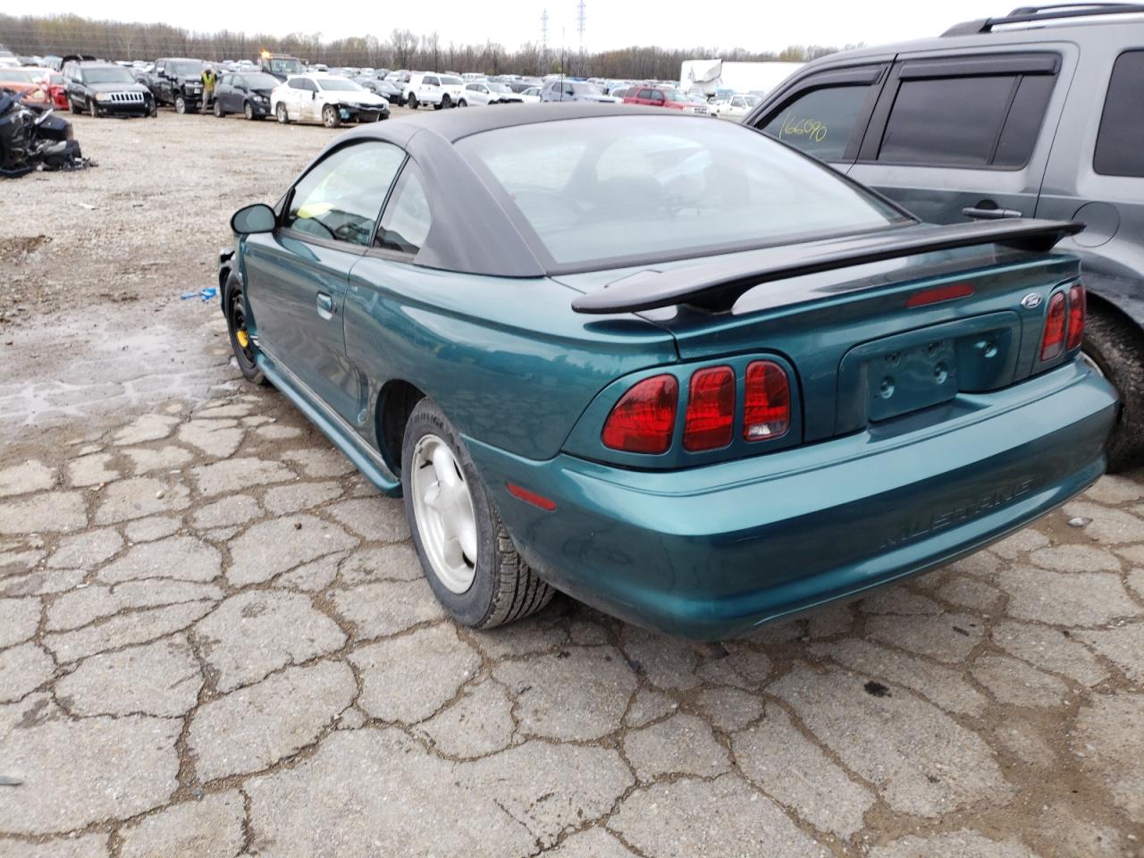 Photo 3 from auction – 1998 FORD MUSTANG with VIN 1FAFP4043WF228084