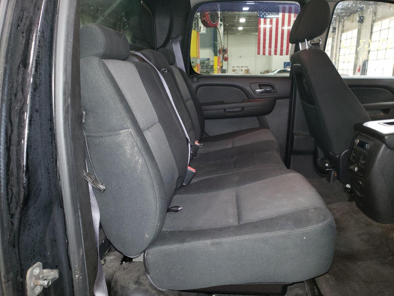 Photo 6 from auction – 2011 CHEVROLET AVALANCHE with VIN 3GNTKEE34BG383437