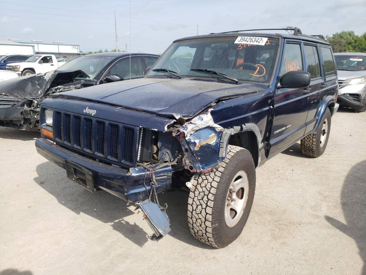 Photo 2 from auction – 2001 JEEP CHEROKEE S with VIN 1J4FF48S71L560114