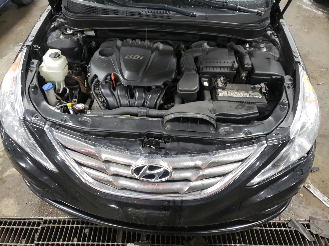 Photo 7 from auction – 2011 HYUNDAI SONATA SE with VIN 5NPEC4AC8BH123886