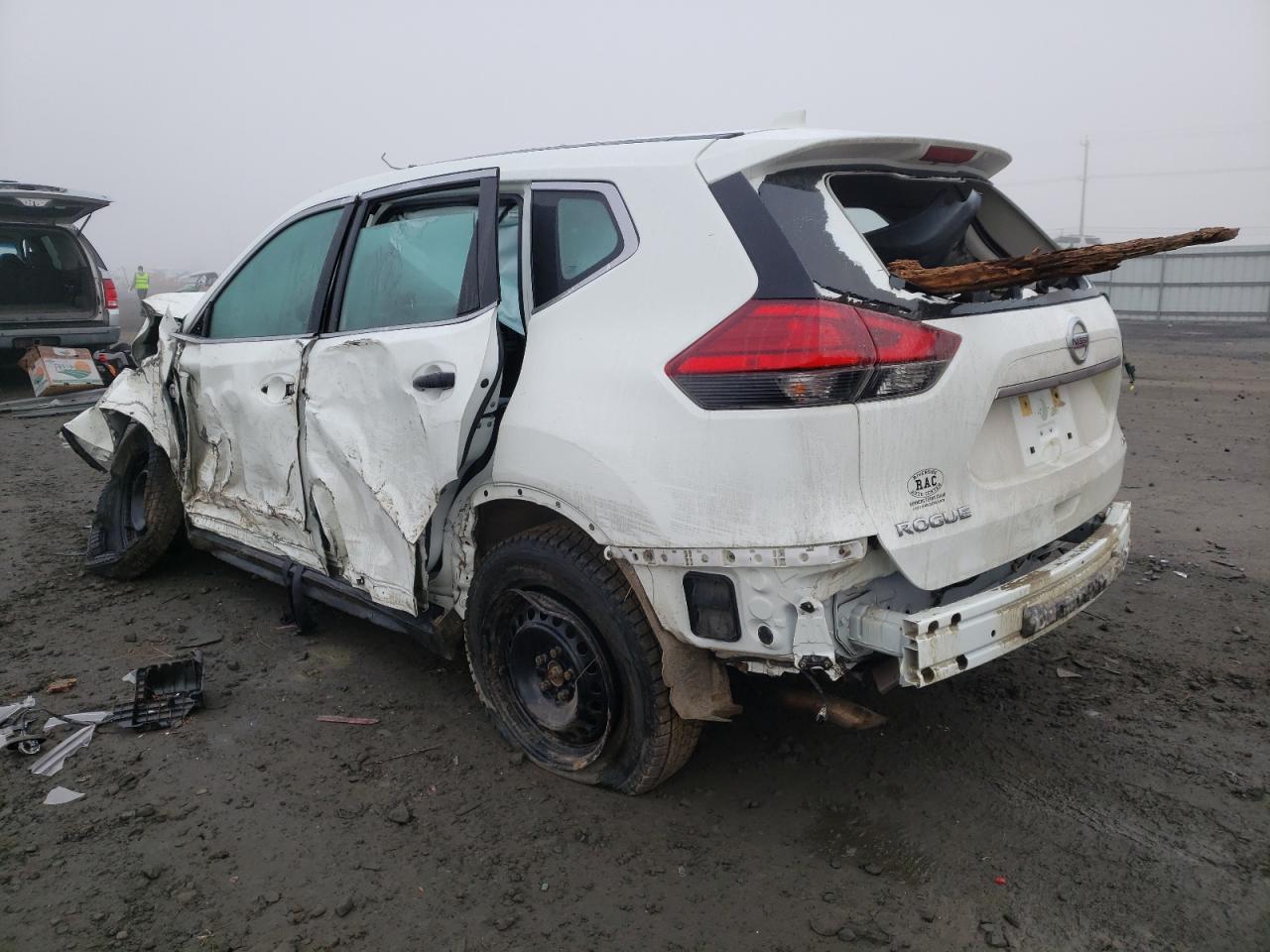 Photo 3 from auction – 2017 NISSAN ROGUE S with VIN KNMAT2MV1HP573425