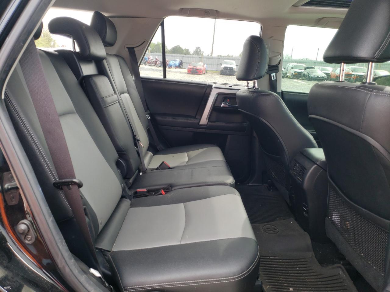 Photo 6 from auction – 2015 TOYOTA 4RUNNER SR with VIN JTEZU5JR2F5101330