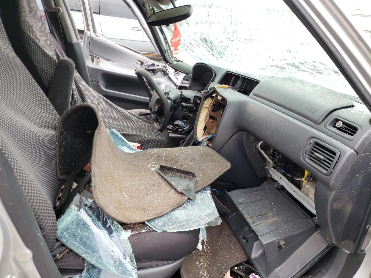 Photo 5 from auction – 2000 HONDA CR-V EX with VIN JHLRD1864YC060421