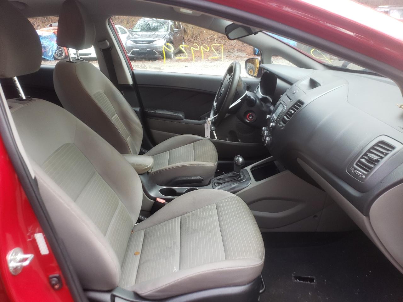 Photo 5 from auction – 2016 KIA FORTE LX with VIN KNAFX4A67G5518486
